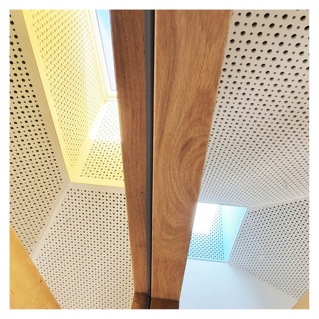 et les éclairages colorent les pièces...