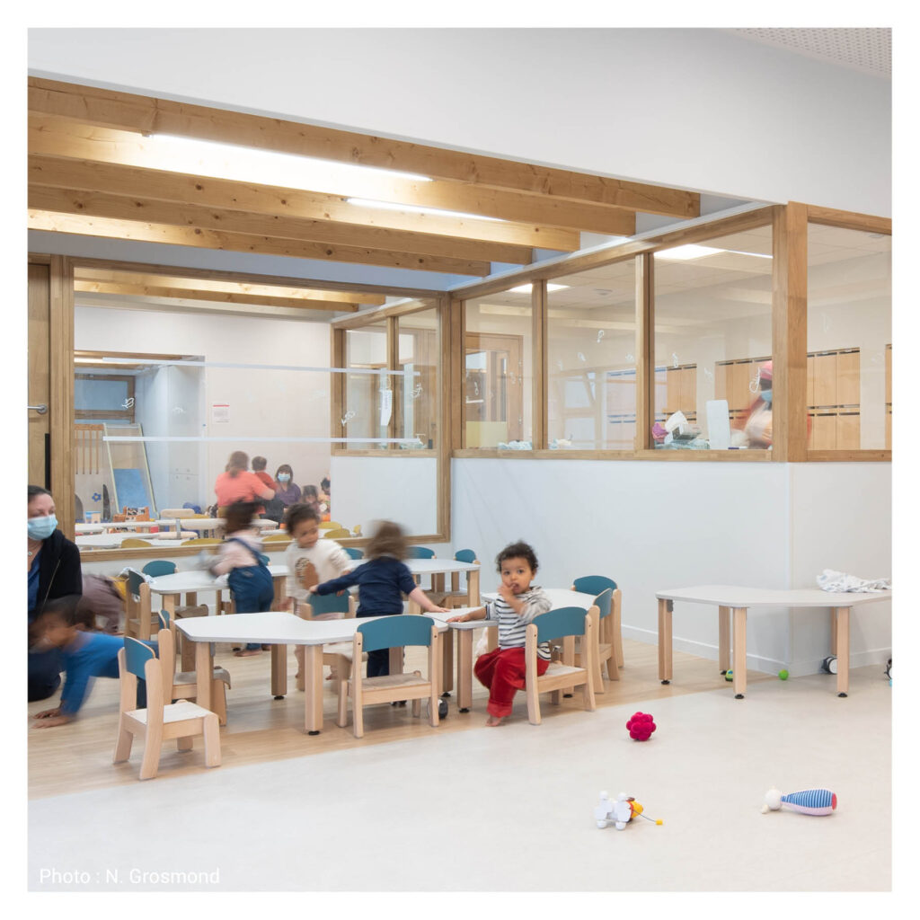 pour se poser et faire un truc (ou rien), changer de lieu, de rythme, dans une même section.