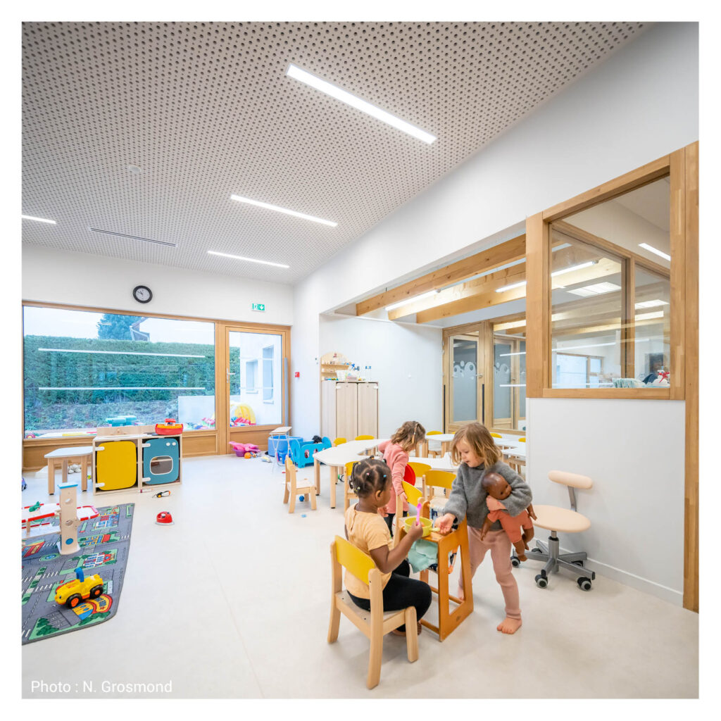 wra-072_creche-les_deux_oies_mecobat_choreme_ithaques_noisy-le-roi_kindergarden_batiment-paysage_hybride_petite-enfance_-vladimir-doray_fabrice-lagarde_5
