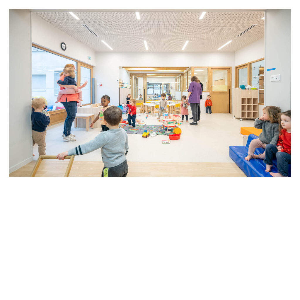 De loin, on à l’impression que les «passages» sont bas et peu éclairés, mais ce n'est pas si simple...