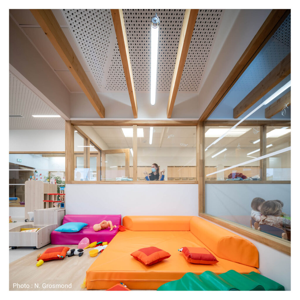 wra-072_creche-les_deux_oies_mecobat_choreme_ithaques_noisy-le-roi_kindergarden_batiment-paysage_hybride_petite-enfance_-vladimir-doray_fabrice-lagarde_8