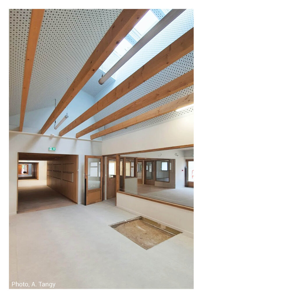 Ceci dit rien ne presse : elle a dabord été conçue de l'intérieur, cette crèche...