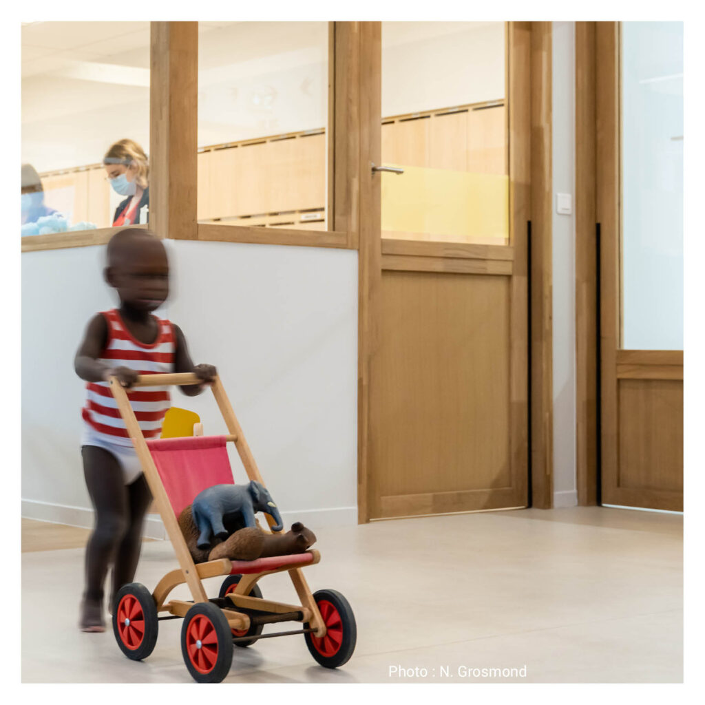 Au fond, on montre beaucoup les axes mais ce qui nous intéressent ce sont les coins