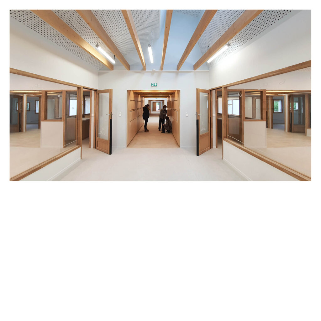 En vrai de vrai l'éclairage règlementaire parasite l'éclairage naturel (on a beau concevoir avec...)