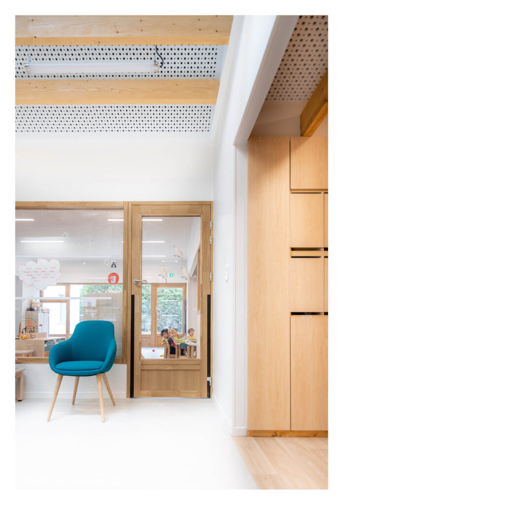 Sur les cotés, celles des grands et des moyens.