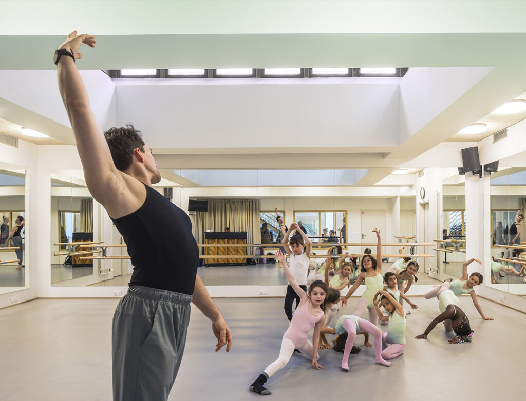 litotes_105_Salle de danse_Cours de danse