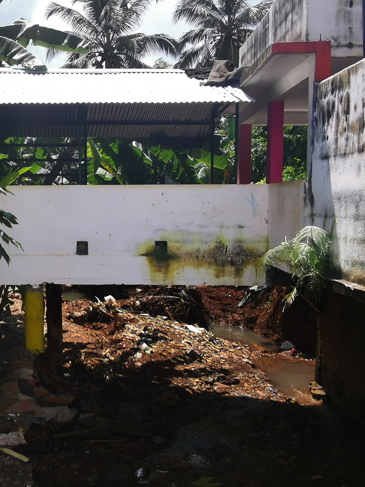 li_web_164a_kougnou-centre-ville_traversé_mosqué