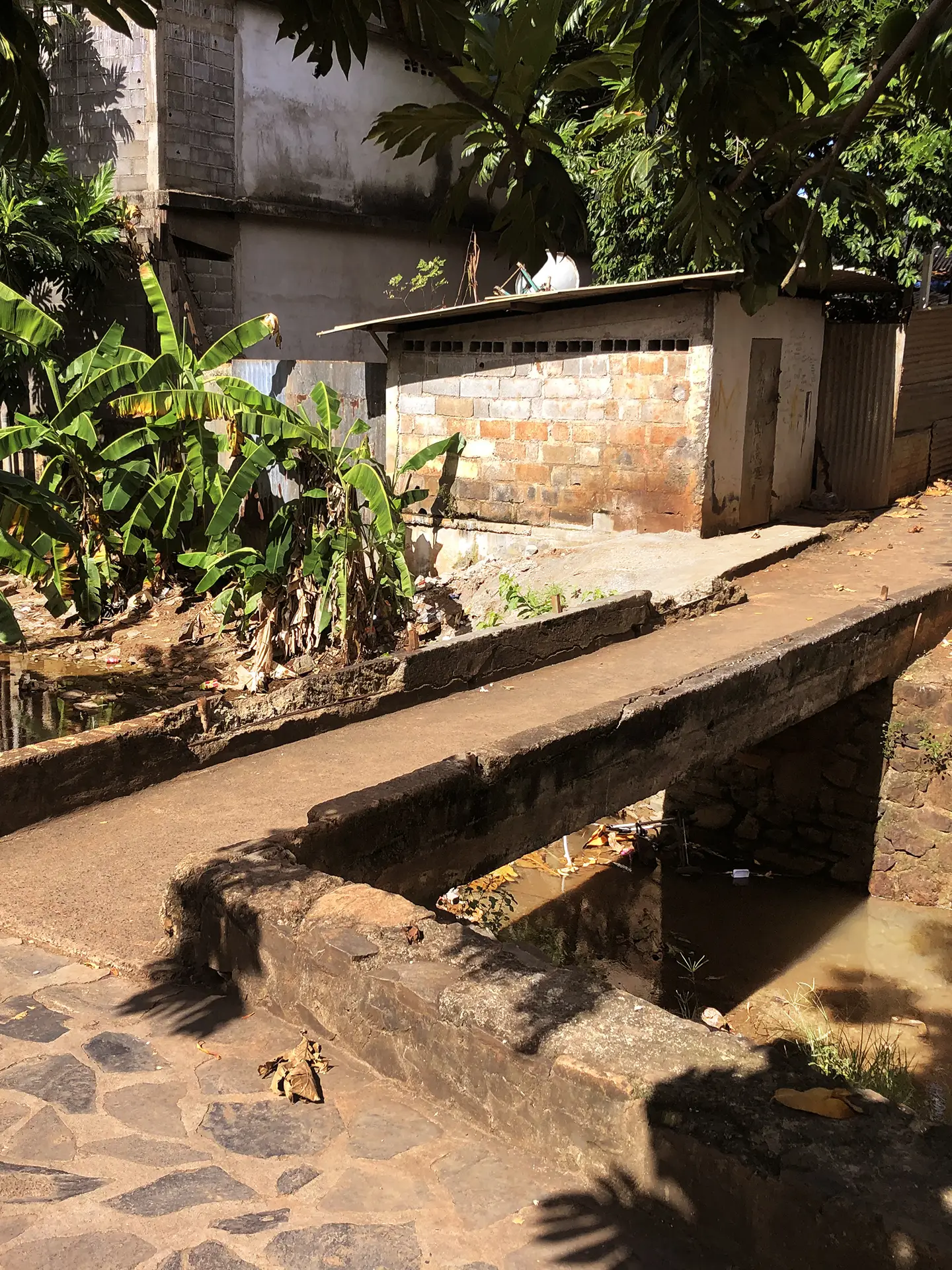 li_web_164a_kougnou-centre-ville_traversé_pont