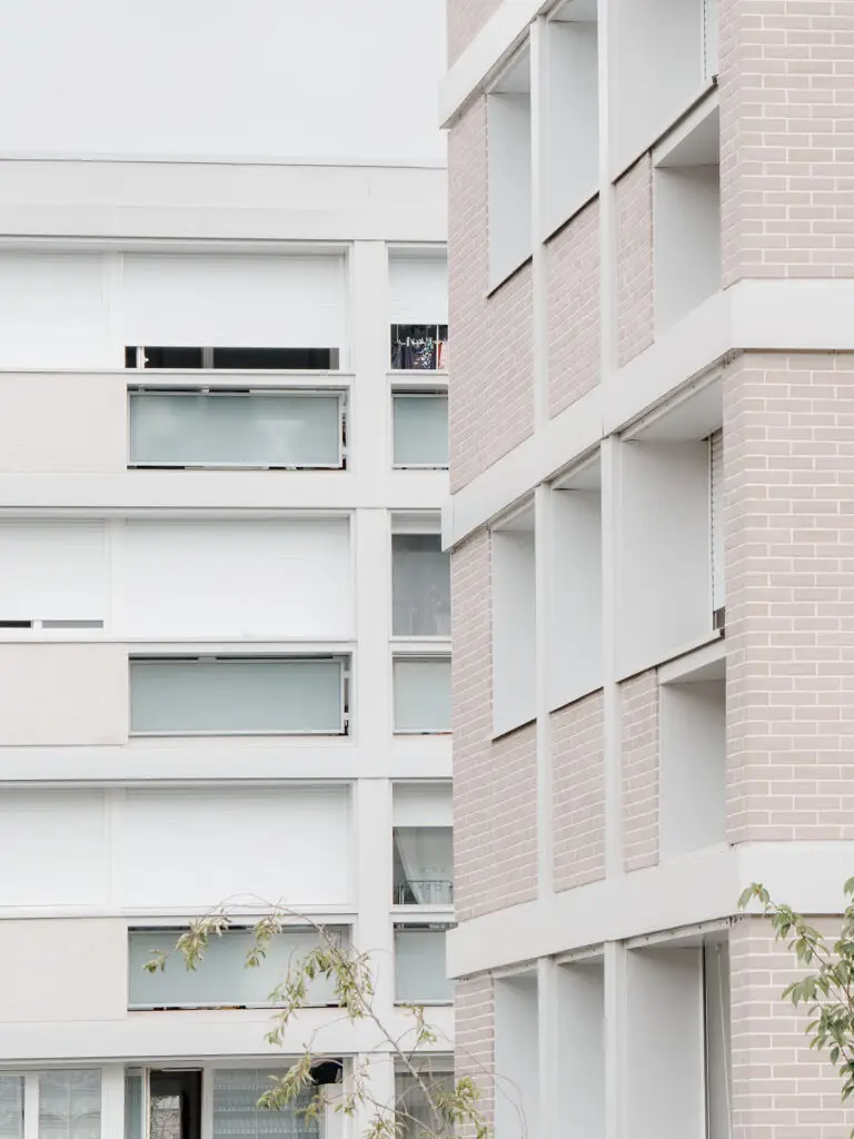 litotes_247_web_n-grosmonds_facade_bi-couleurs