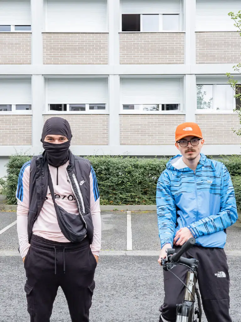 litotes_247_web_n-grosmonds_habitants_gangsters