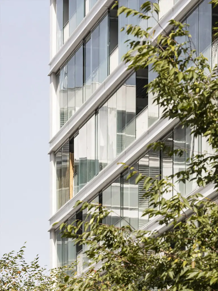 litotes_web_230_Clichy_façade_bioclimatique_vegetation_