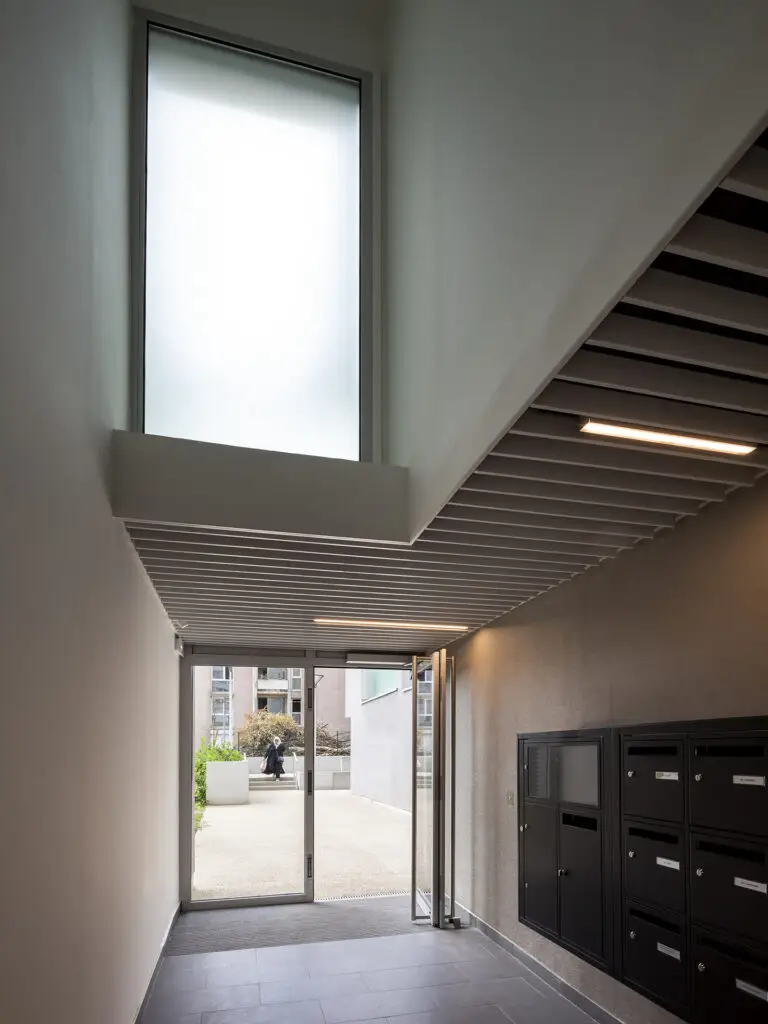 li_web_226_romainville_restructuration_entree_ouverture