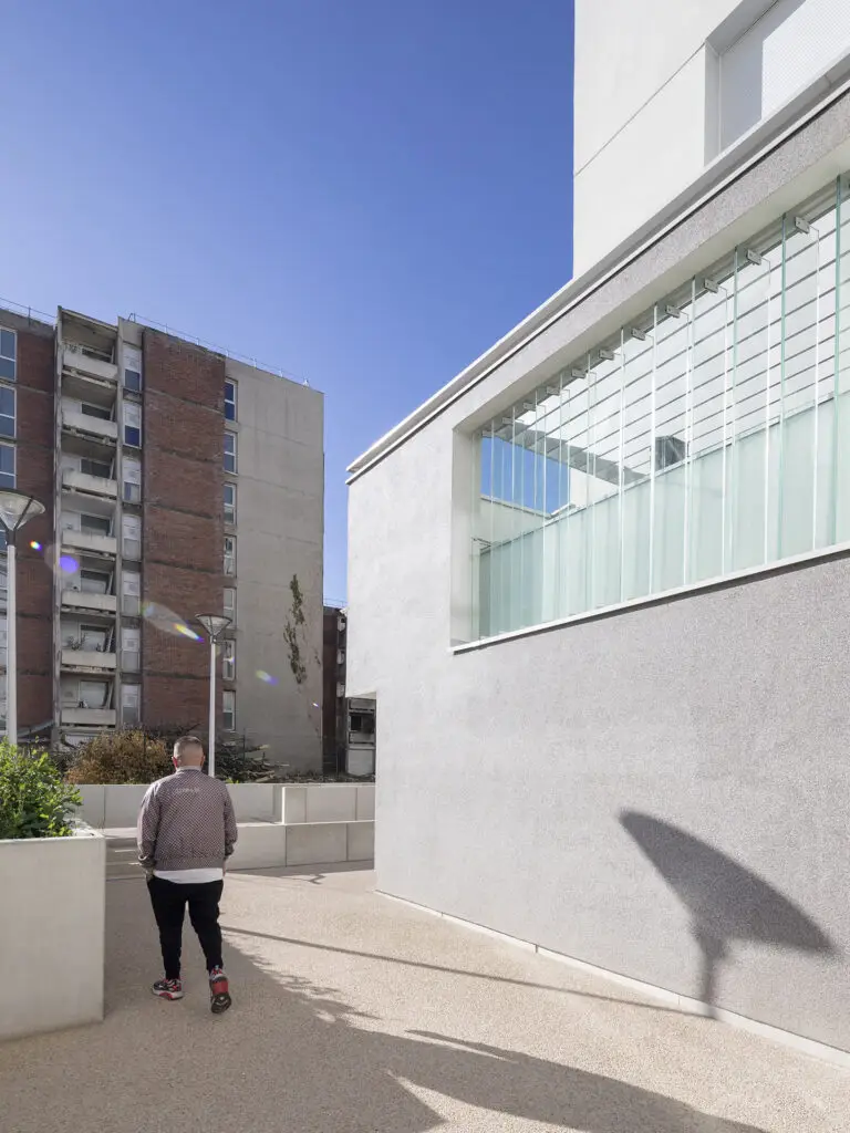 li_web_226_romainville_restructuration_exterieur_ancien_nouveau