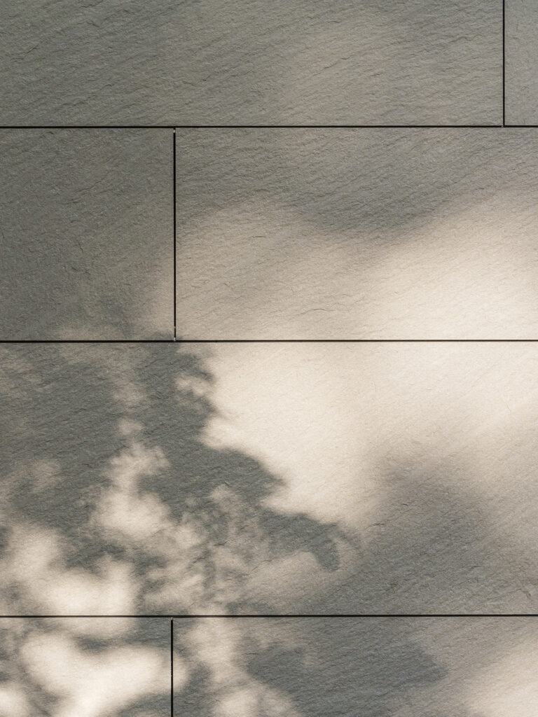 litotes_web_182_la-fresque_facade_clt_bois_details_pierre