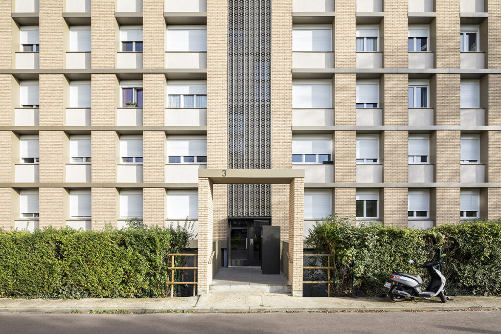 litotes_242_jussieu_facade_hall_paserelle